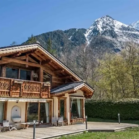 Chalet Idyllique Dans Le Quartier Les Bois De La Station * Chamonix
